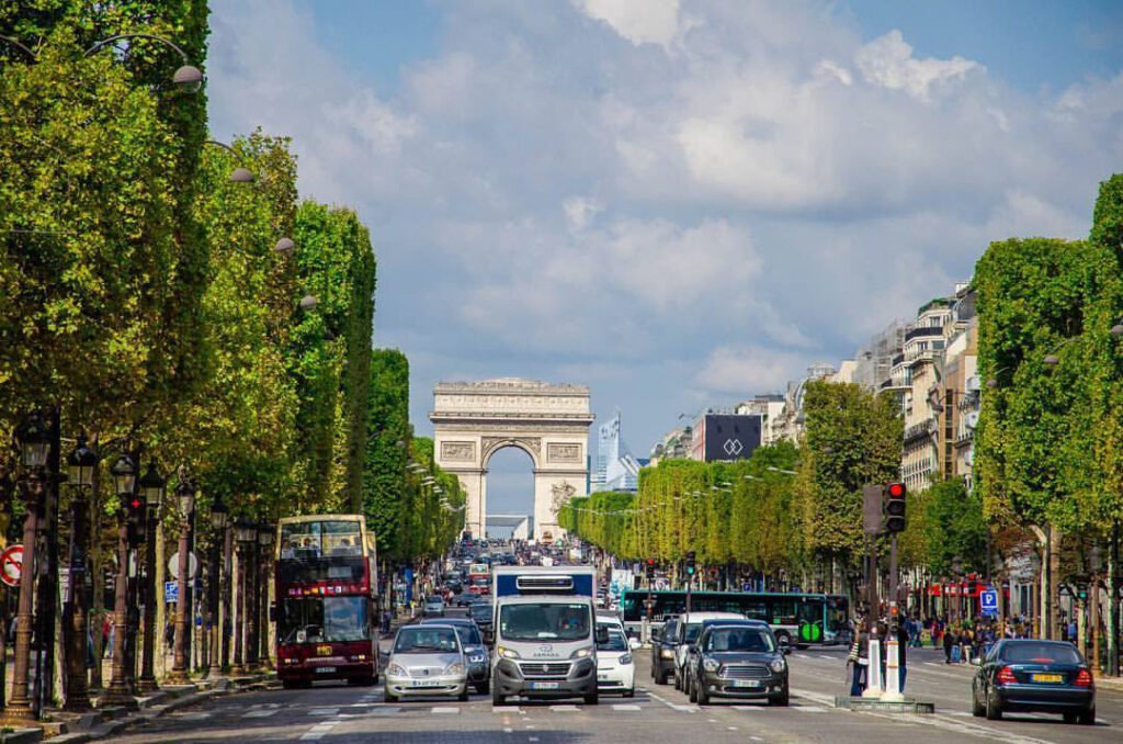 Champs-Élysées Paris By Geremias Orlandi